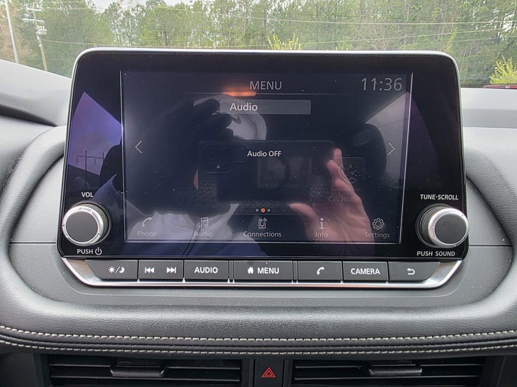 Used 2024 Nissan Rogue S image 19