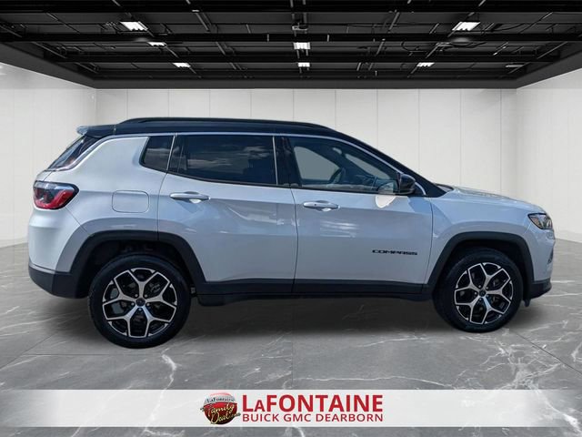 Used 2025 Jeep Compass Limited AWD/4WD image 6
