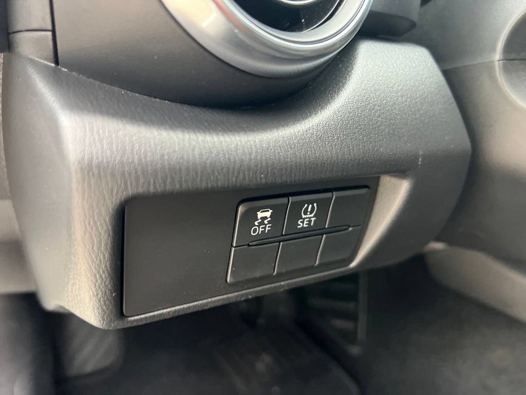 Used 2018 FIAT 124 Spider Classica w/ Technology Group RWD image 26