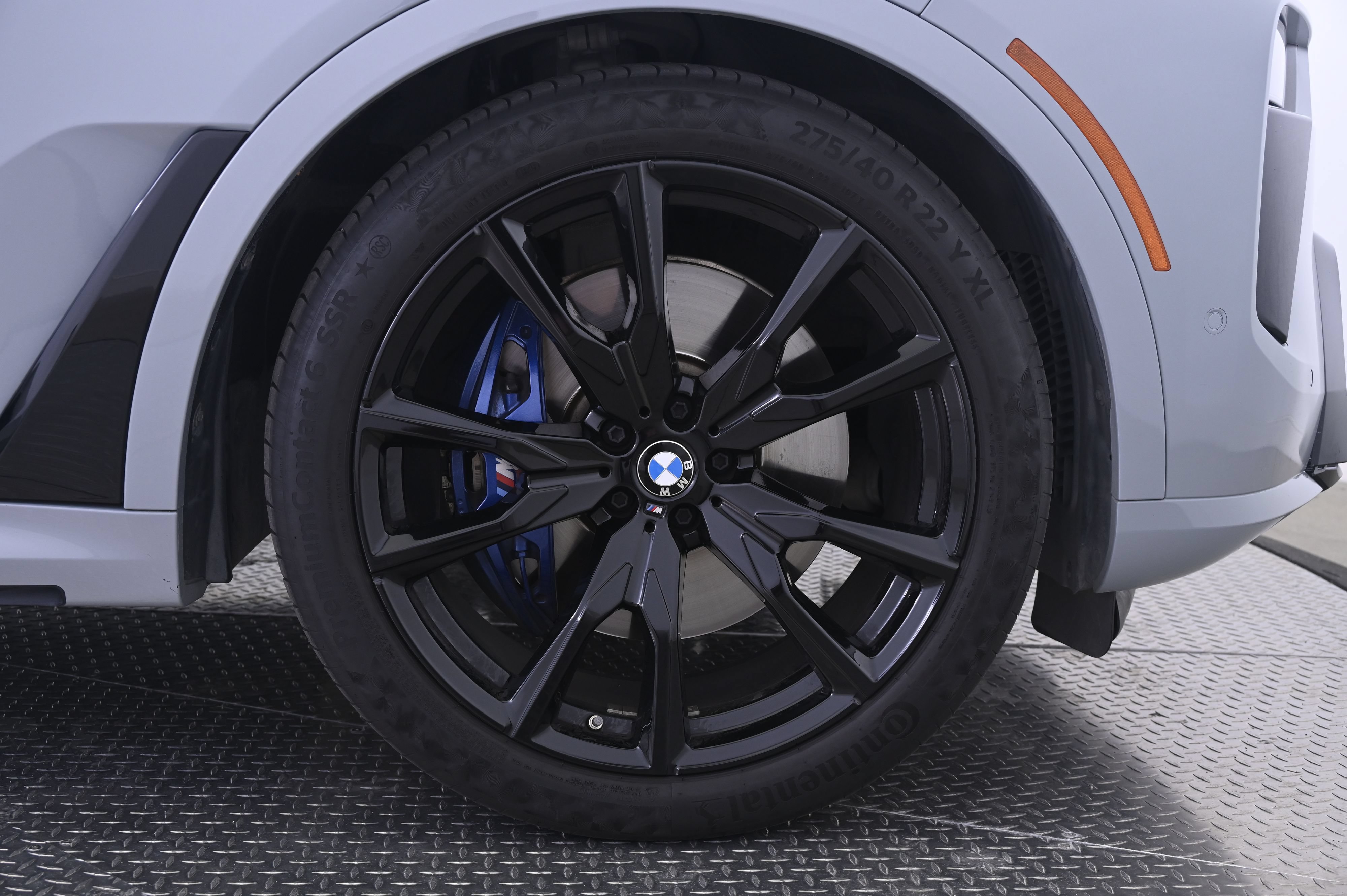 Used 2025 BMW X7 xDrive40i w/ M Sport Package AWD/4WD image 14