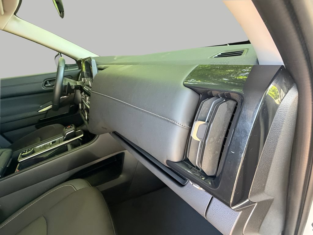 Used 2024 Nissan Pathfinder SV AWD/4WD image 12