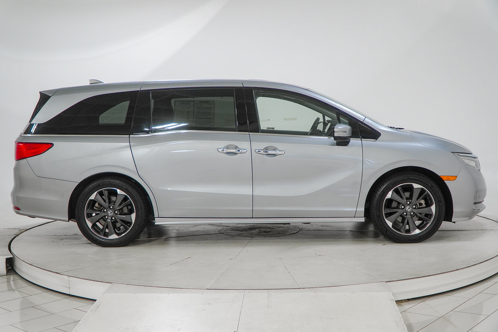 Used 2024 Honda Odyssey Elite image 15