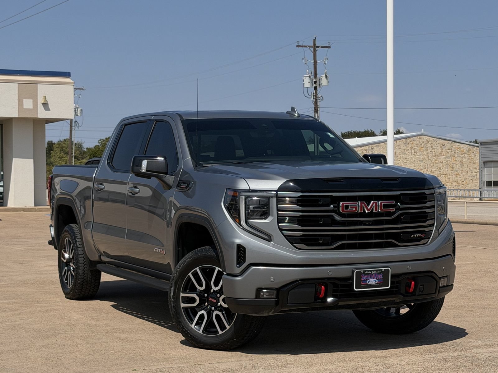 Used 2025 GMC Sierra 1500 AT4 w/ AT4 Premium Package AWD/4WD image 2