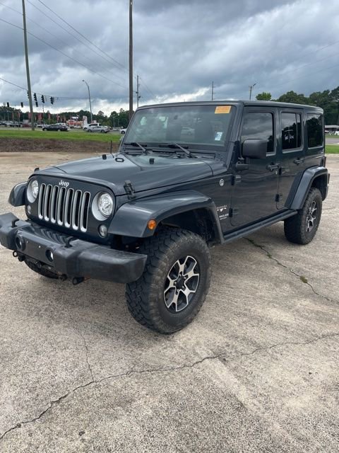 Used 2017 Jeep Wrangler Unlimited Sahara w/ Max Tow Package AWD/4WD image 1