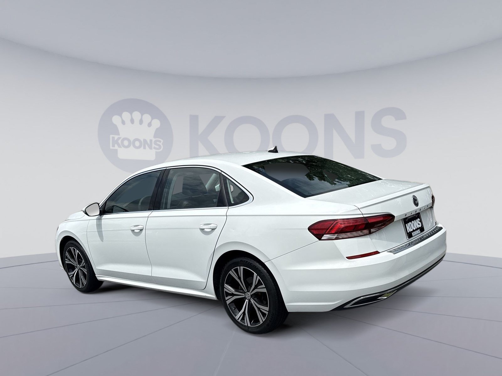 Used 2021 Volkswagen Passat 2.0T SE FWD image 4