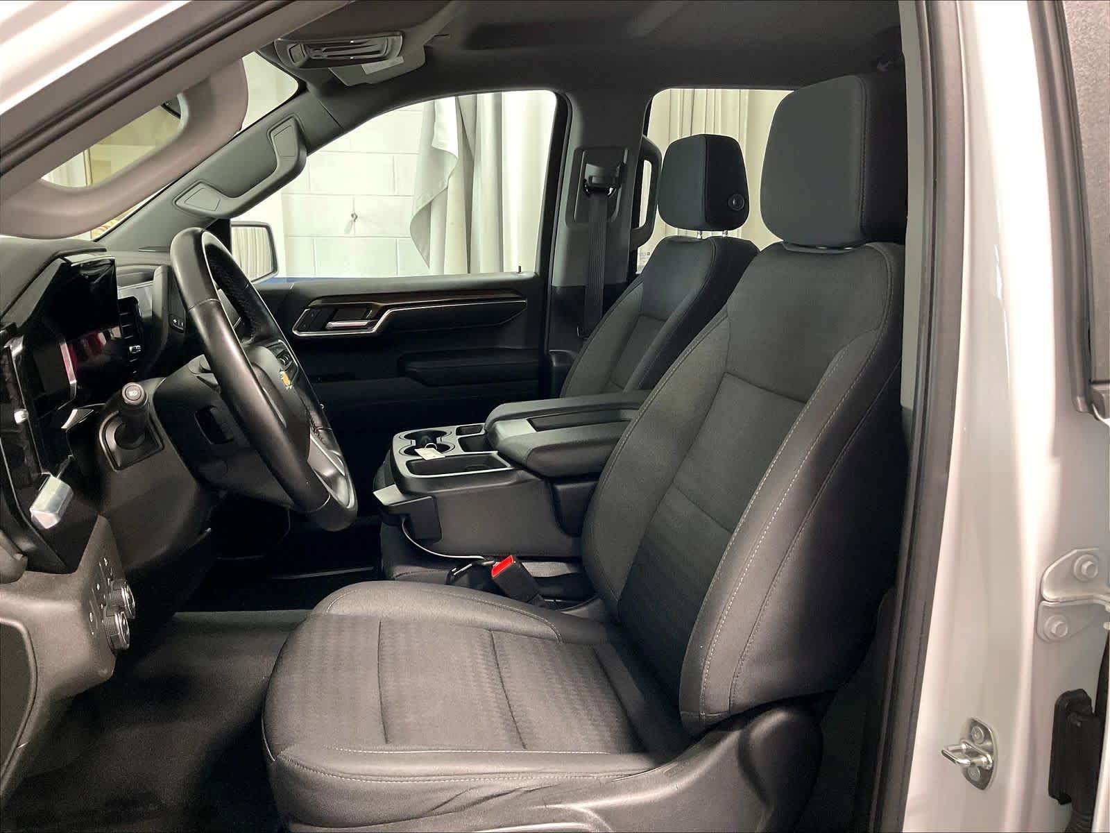 Used 2023 Chevrolet Silverado 1500 LT AWD/4WD image 10