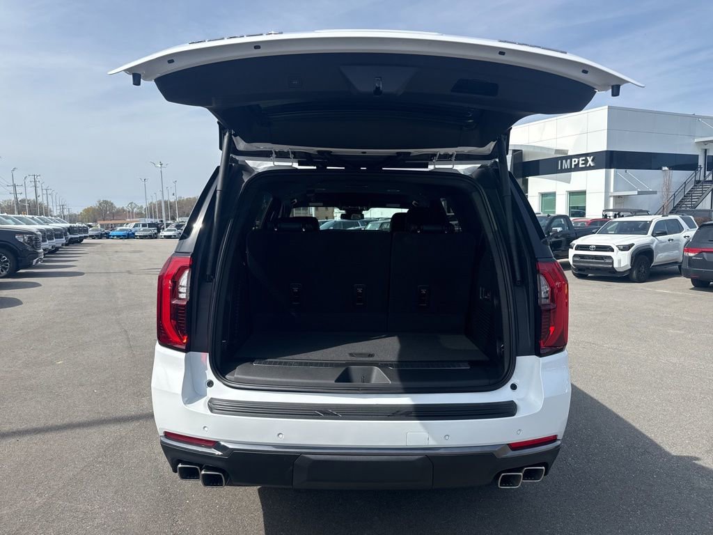 New 2026 GMC Yukon AT4 image 32