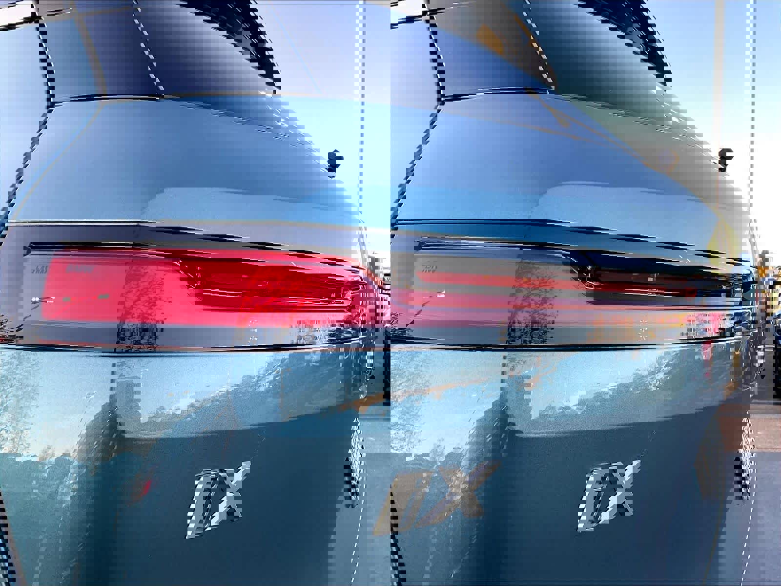 Used 2025 BMW iX xDrive50 w/ Convenience Package image 30