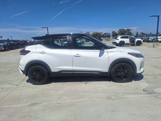 Used 2023 Nissan Kicks SR w/ SR Premium Package FWD image 4