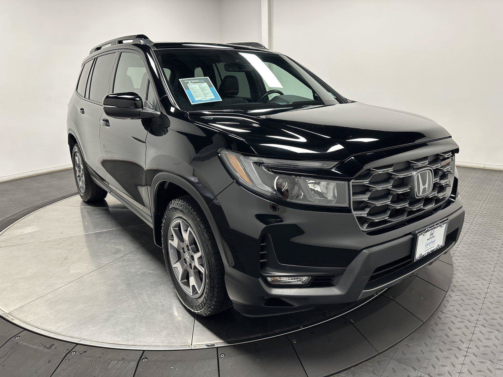 Certified 2023 Honda Passport TrailSport image 2