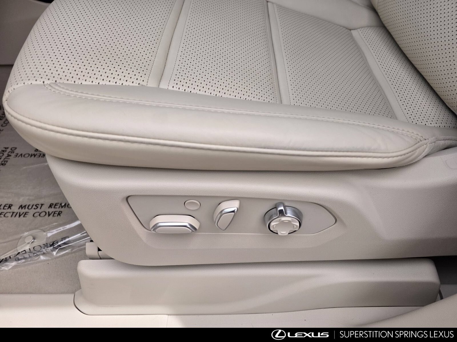 Used 2024 Cadillac Escalade Premium Luxury Platinum w/ Heavy-Duty Trailer Package AWD/4WD image 15