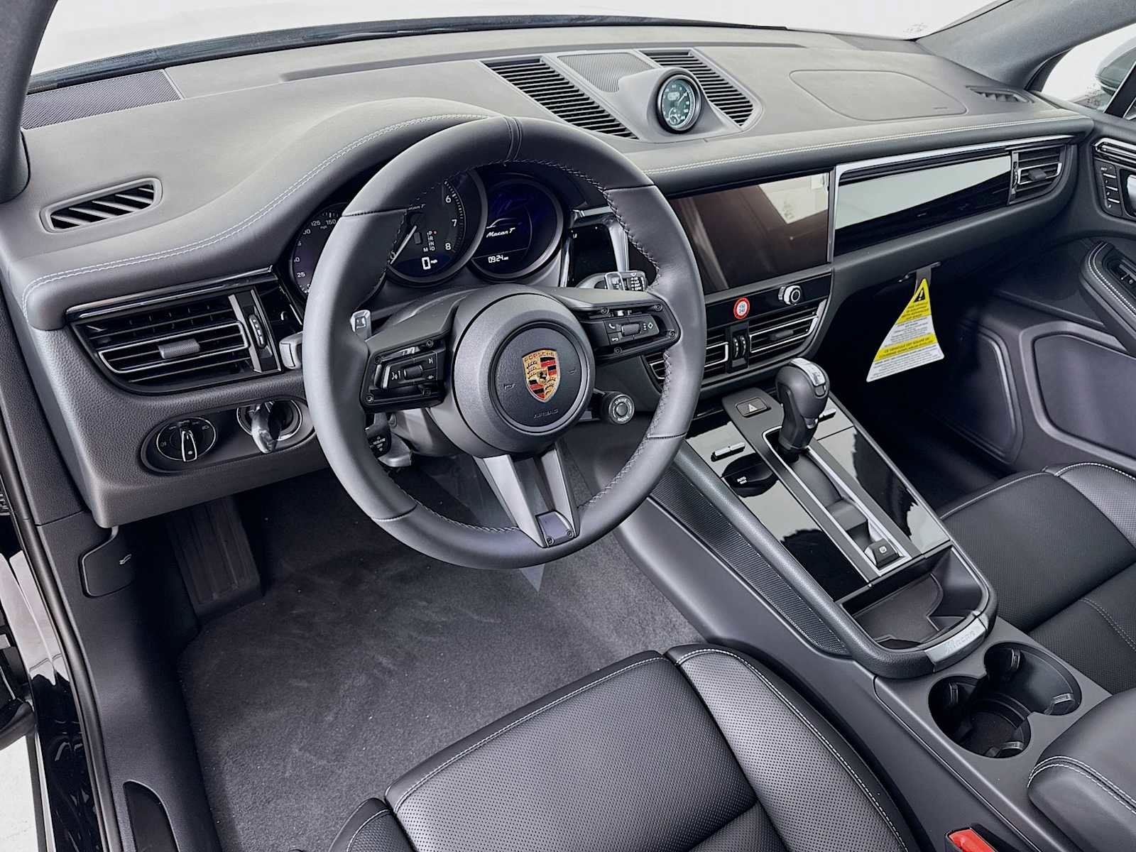 New 2026 Porsche Macan Turbo image 4