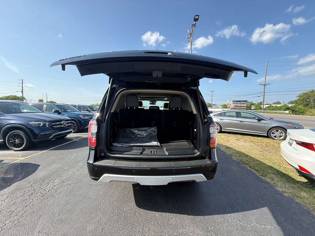 Used 2019 Ford Expedition Platinum AWD/4WD image 5