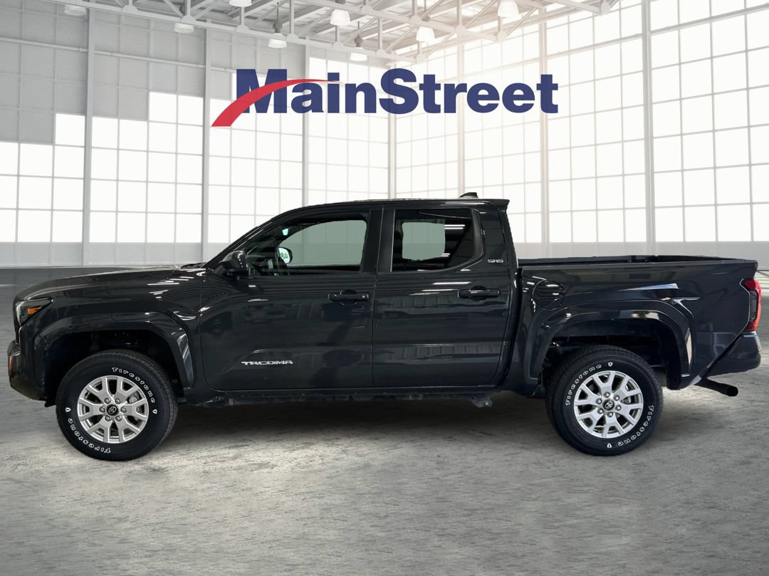 Used 2024 Toyota Tacoma SR5 AWD/4WD image 2