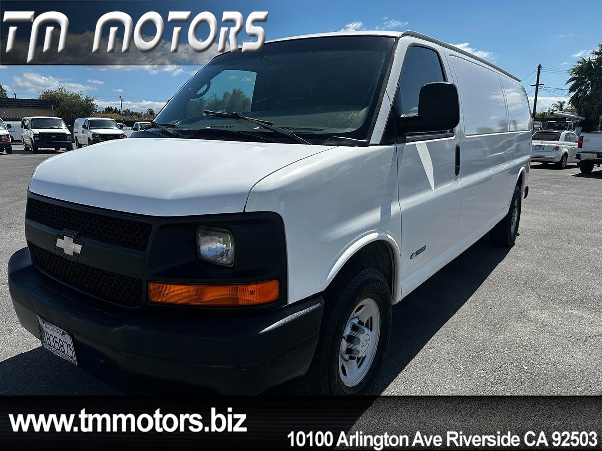 Used 2006 Chevrolet Express 2500 Extended w/ Power and Light Package RWD image 1