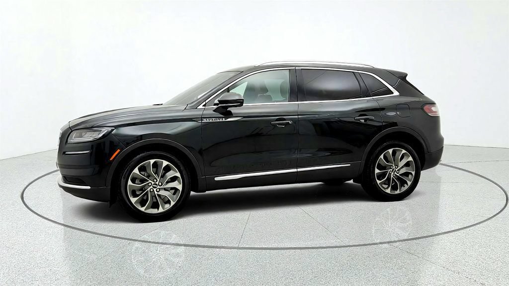 Used 2023 Lincoln Nautilus Reserve AWD/4WD image 8