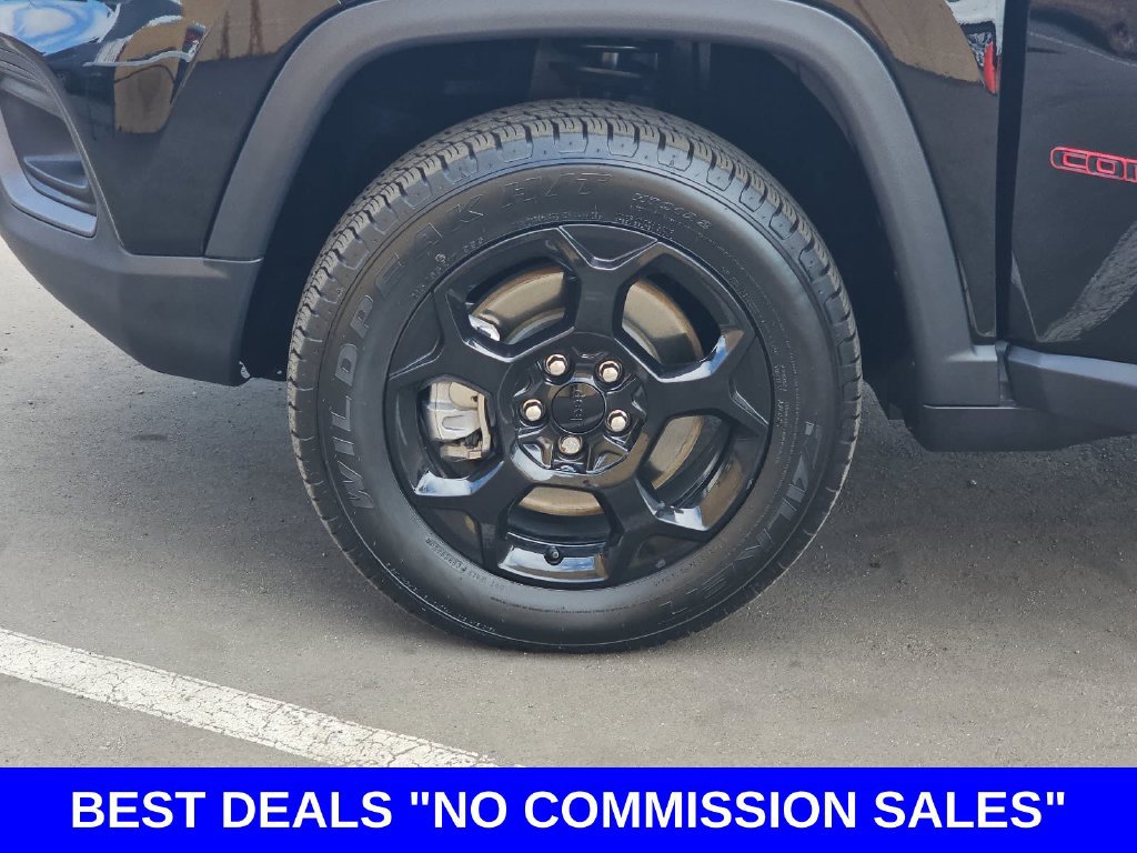 Used 2023 Jeep Compass Trailhawk w/ Sun and Sound Group AWD/4WD image 34
