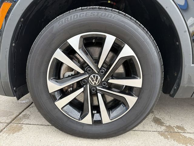 Used 2024 Volkswagen Tiguan S image 12