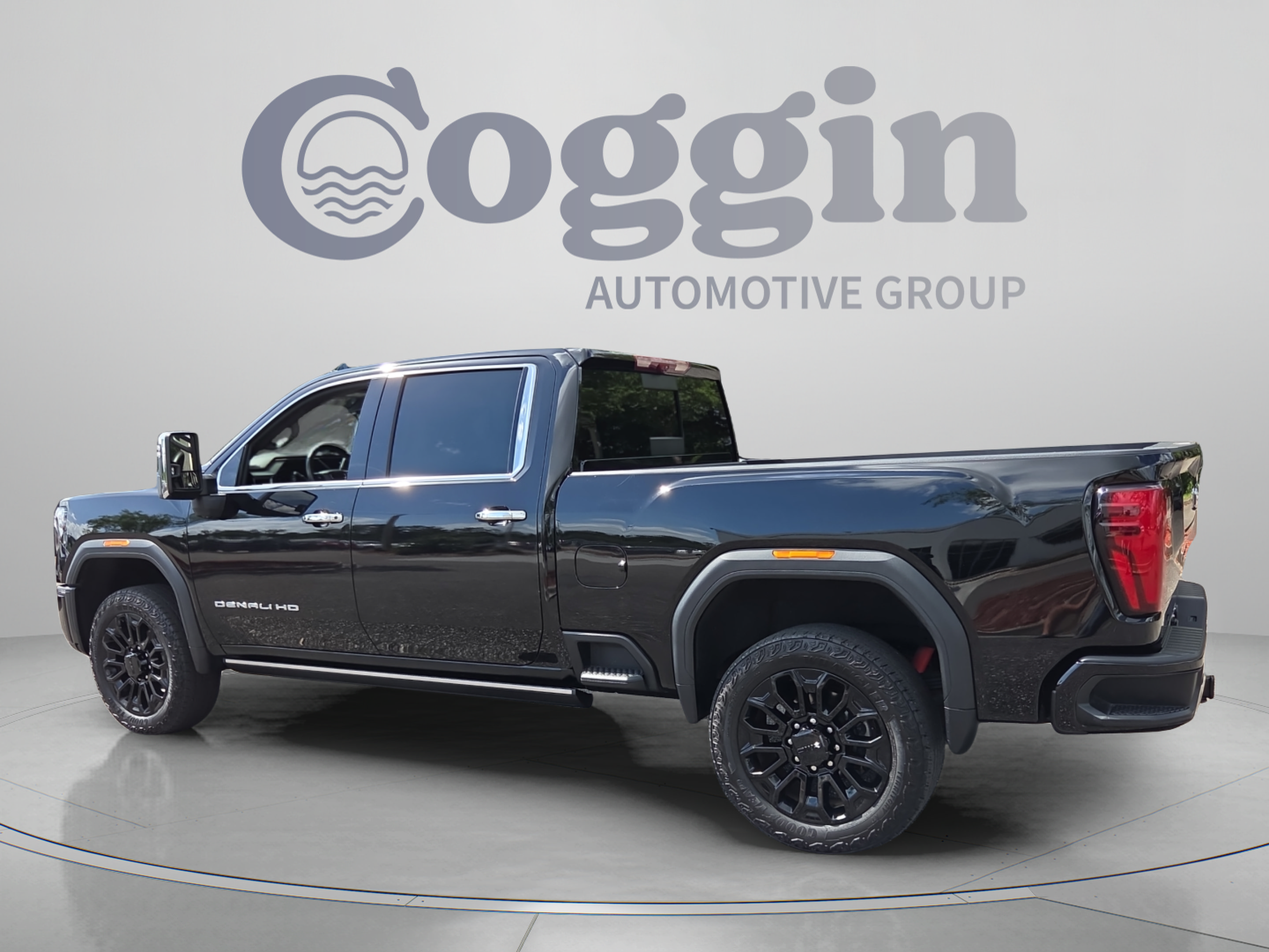 Certified 2024 GMC Sierra 2500 Denali w/ Denali Reserve Package AWD/4WD image 3