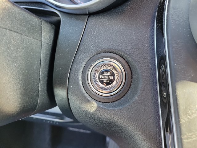 Used 2020 Mercedes-Benz GLC 300 image 32