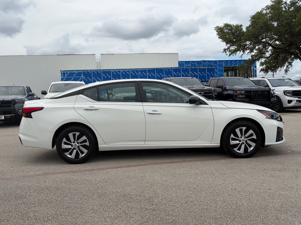 Used 2025 Nissan Altima 2.5 S FWD image 4