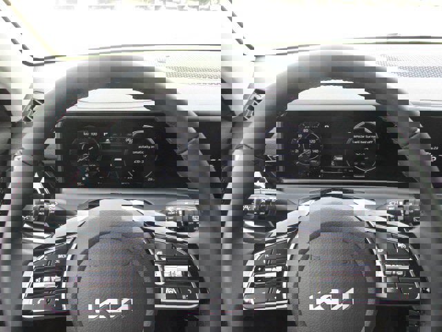 New 2025 Kia Seltos S image 17