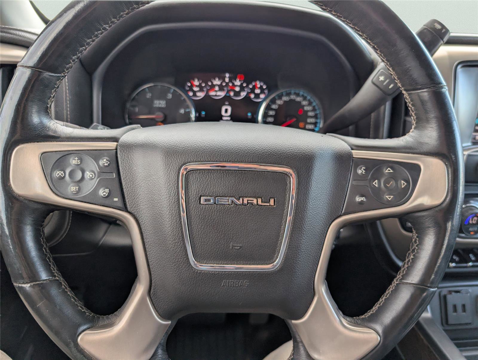 Used 2017 GMC Sierra 2500 Denali w/ Duramax Plus Package image 22