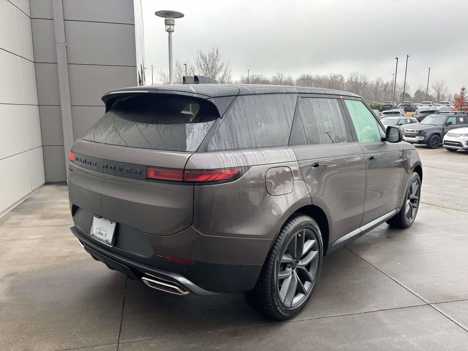 New 2026 Land Rover Range Rover Sport SE image 5