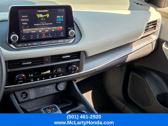 Used 2025 Nissan Rogue SV AWD/4WD image 24