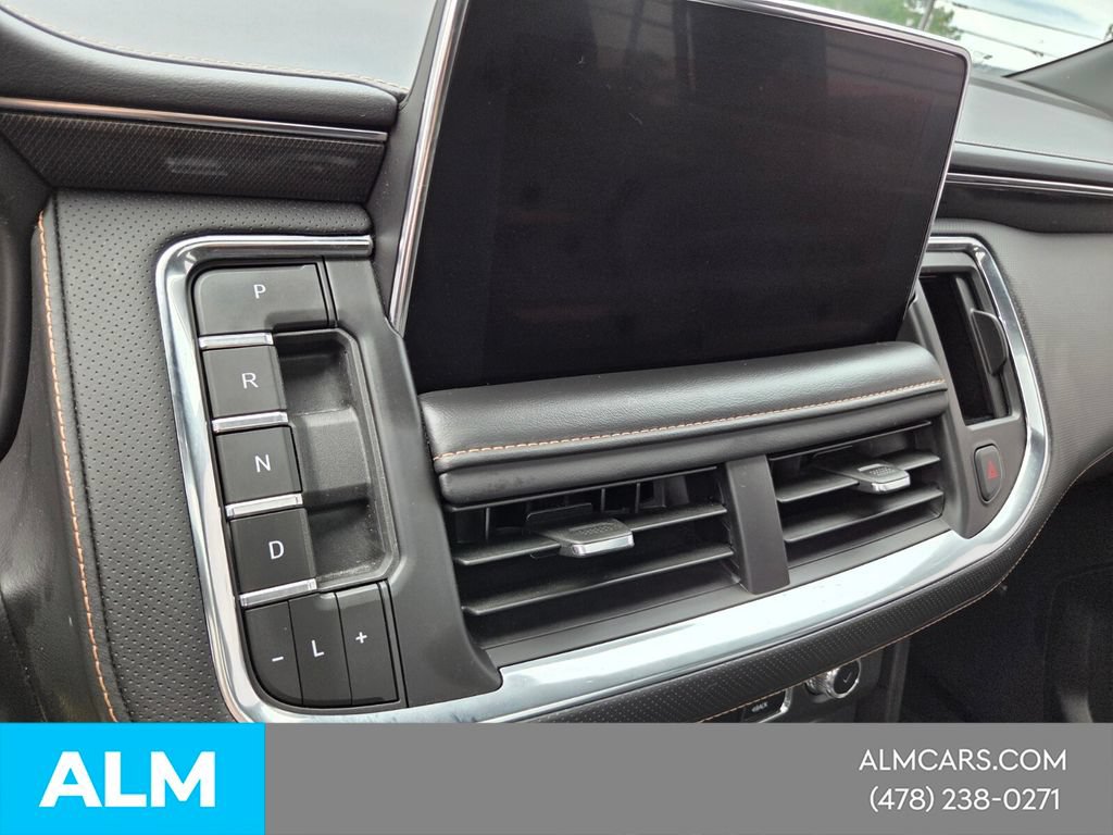 Used 2024 GMC Yukon AT4 w/ Technology Package AWD/4WD image 23