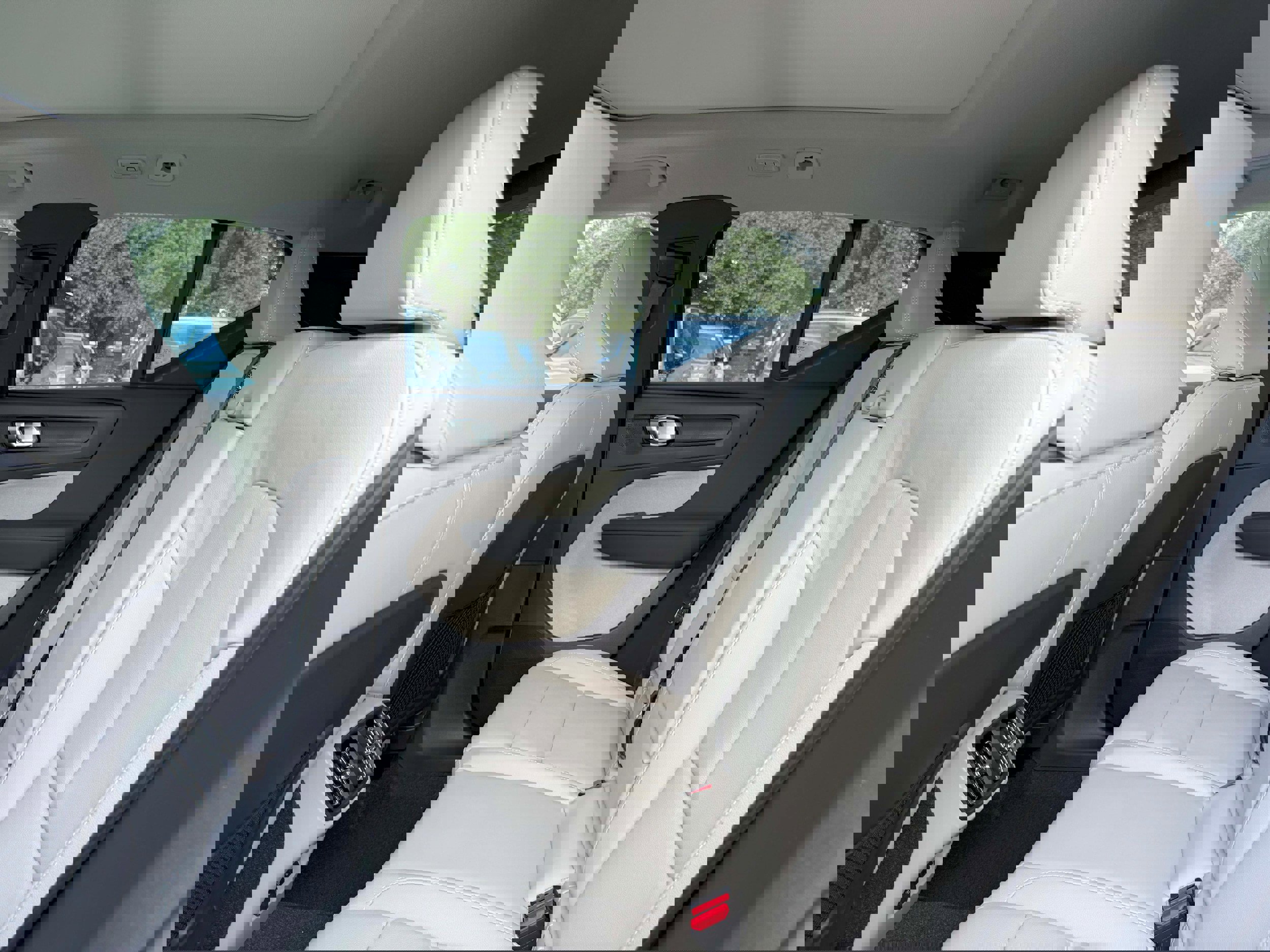 New 2026 Volvo XC40 B5 Plus w/ Protection Package Premier image 16