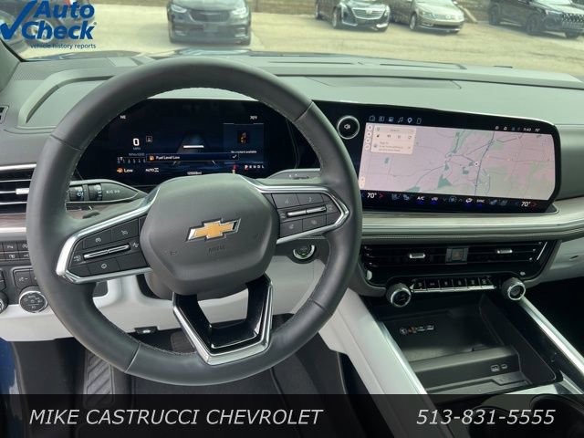 Used 2025 Chevrolet Suburban Premier AWD/4WD image 9