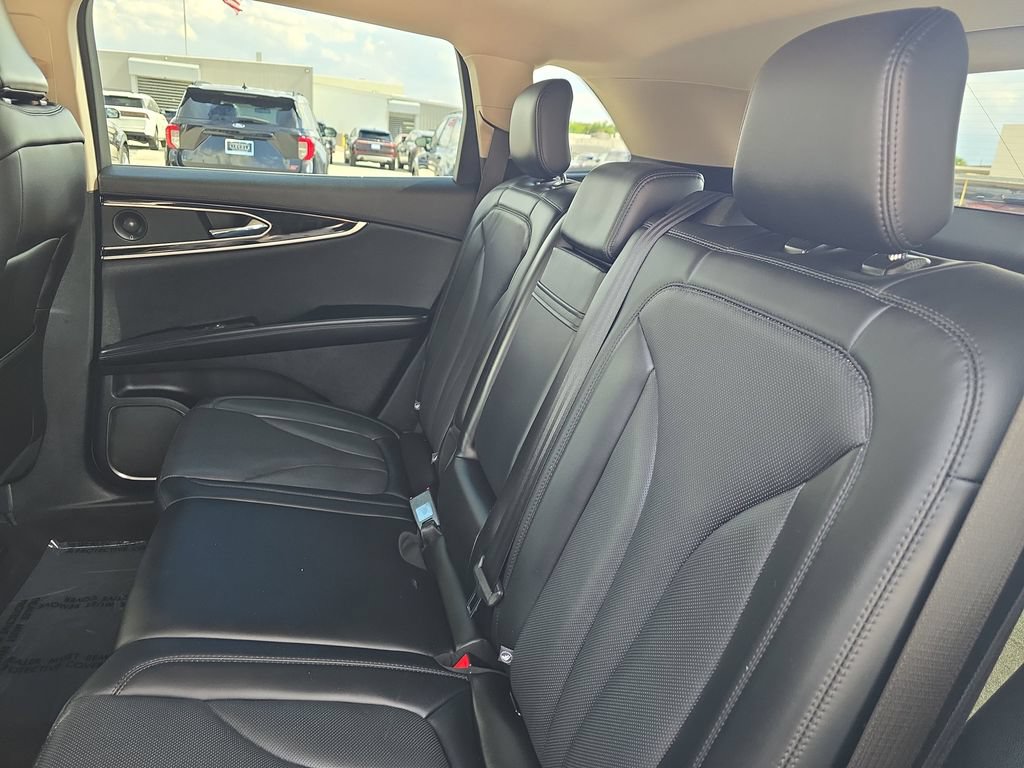 Used 2021 Lincoln Nautilus Reserve AWD/4WD image 13