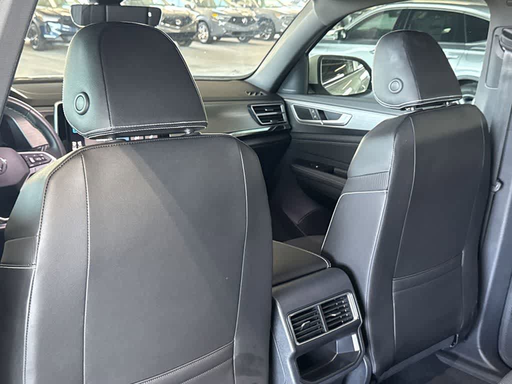 Used 2025 Volkswagen Atlas Cross Sport SE FWD image 23