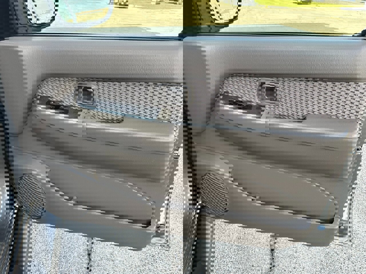 Used 2004 Nissan Pathfinder SE image 28