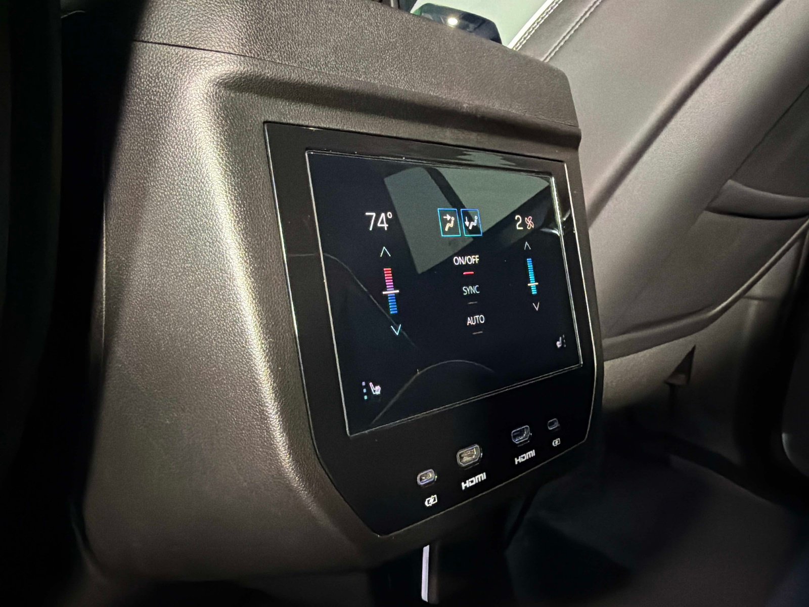Used 2026 GMC Yukon AT4 Ultimate AWD/4WD image 38