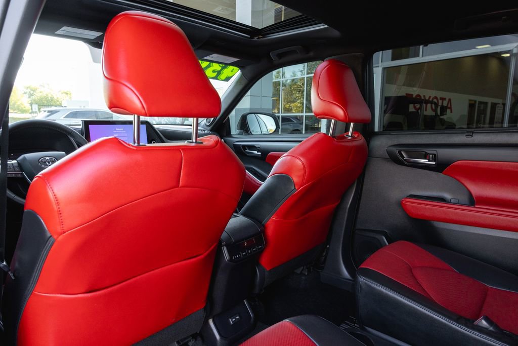 Certified 2024 Toyota Highlander XSE image 25