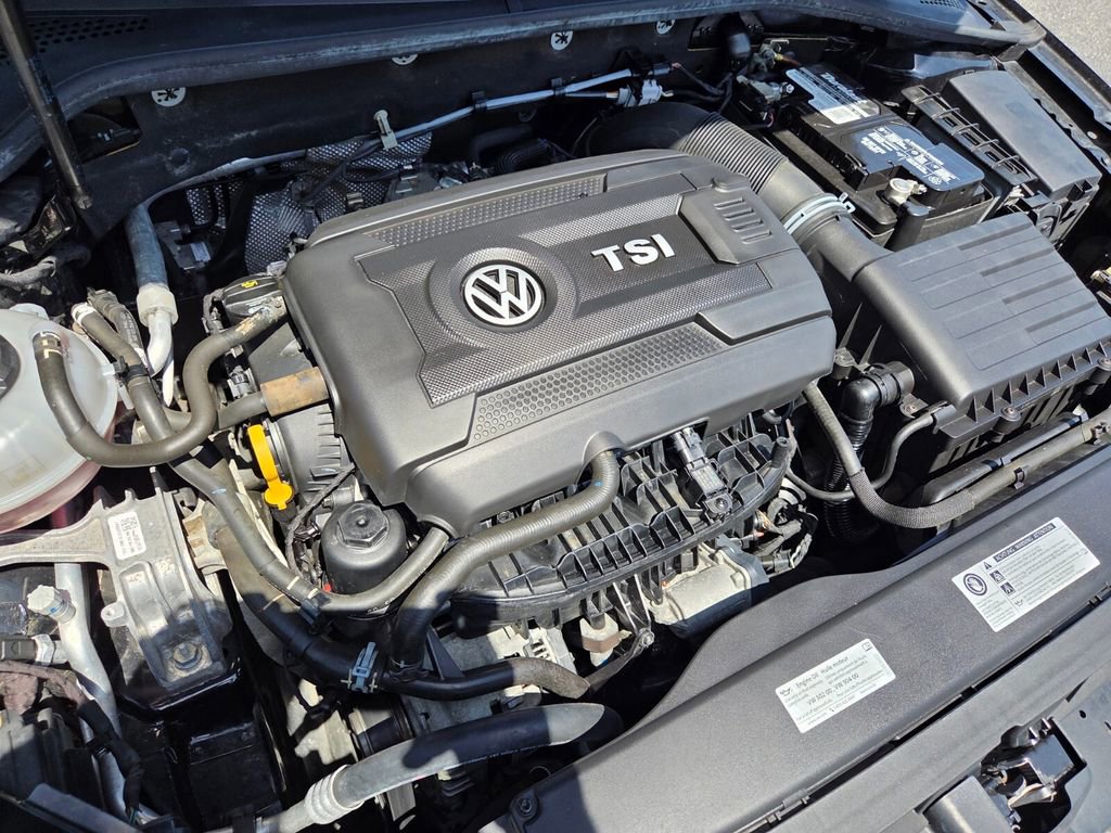 Used 2018 Volkswagen Golf 4-Door image 12