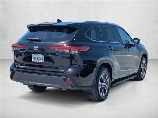 Used 2021 Toyota Highlander XLE FWD image 5