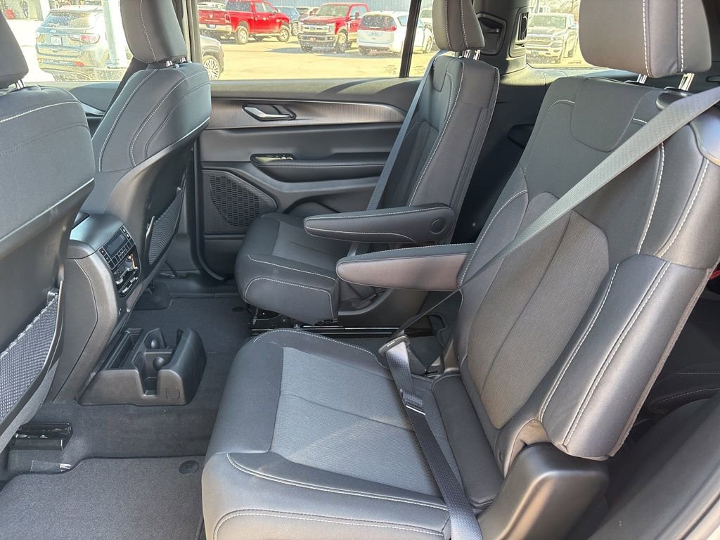 New 2026 Jeep Grand Cherokee L Laredo w/ MOPAR Finishing Package image 25