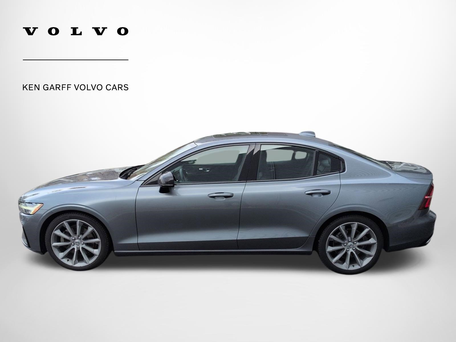 Used 2021 Volvo S60 T5 Momentum w/ Advanced Package image 7