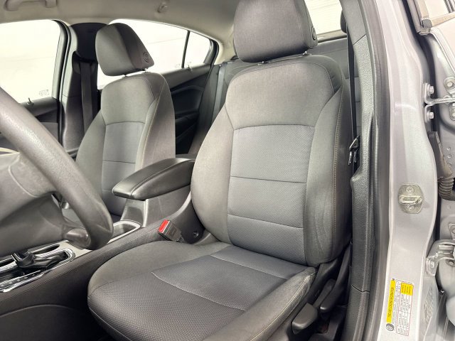 Used 2018 Chevrolet Cruze LS FWD image 16