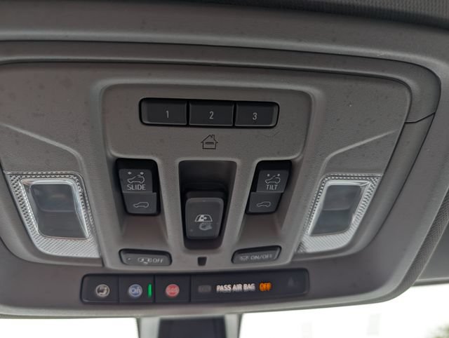 Used 2022 Chevrolet Silverado 1500 RST AWD/4WD image 33