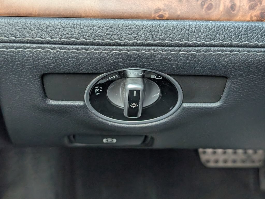 Used 2013 Mercedes-Benz SL 550 image 21