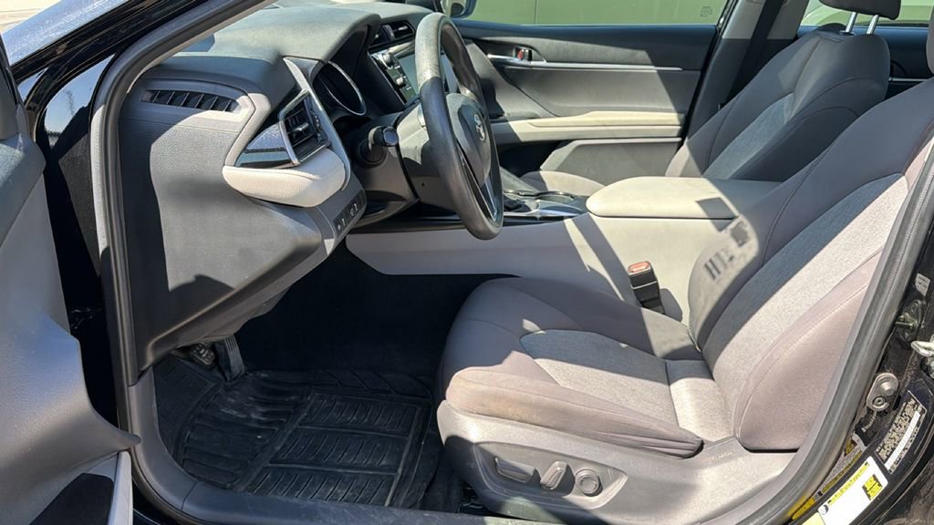 Used 2020 Toyota Camry LE w/ Convenience Package image 10