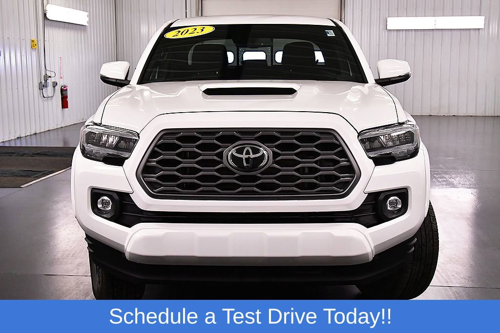 Used 2023 Toyota Tacoma TRD Sport image 3