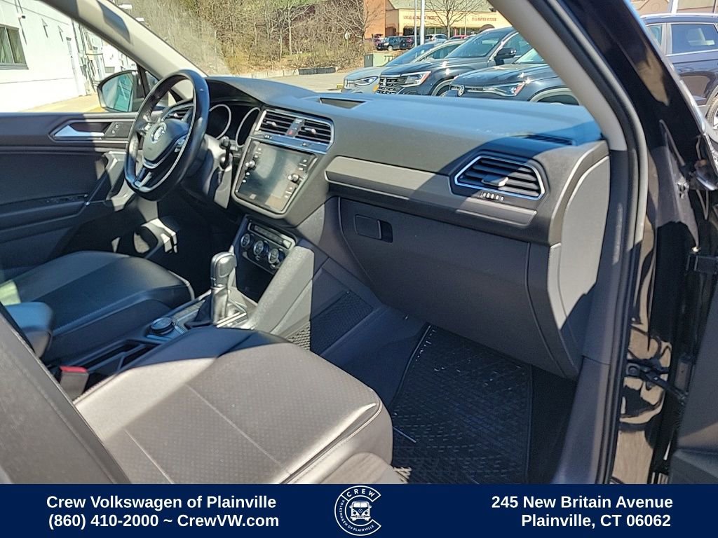 Used 2018 Volkswagen Tiguan SE w/ Panoramic Sunroof Package image 43
