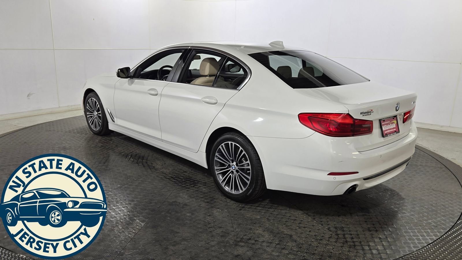 Used 2020 BMW 530i w/ Convenience Package RWD image 5