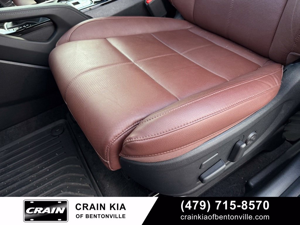 Certified 2025 Kia Telluride SX w/ SX Captain's Chair Package AWD/4WD image 24