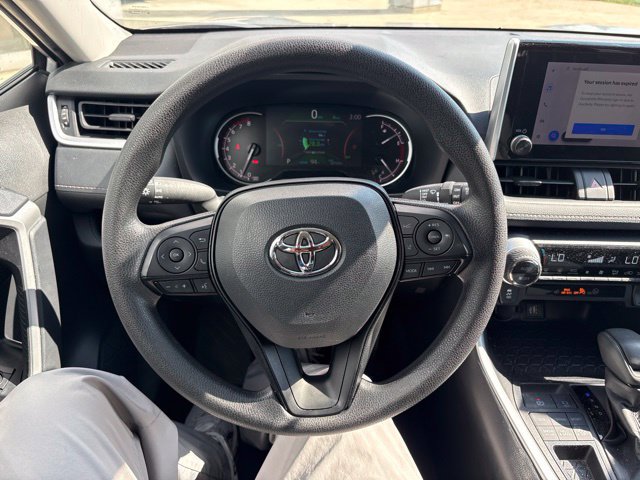 Used 2025 Toyota RAV4 XLE AWD/4WD image 14
